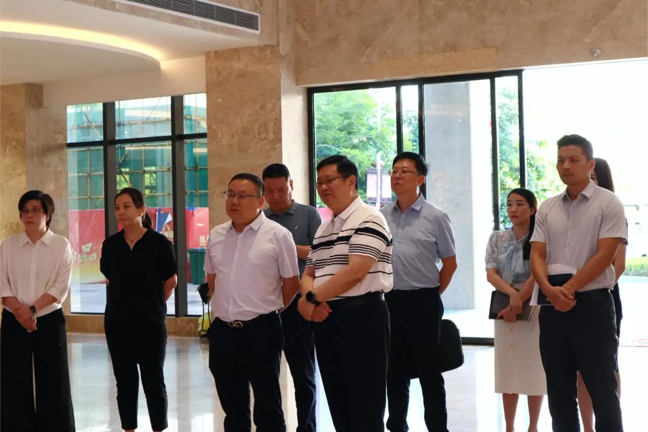平安銀行南寧分行黨委書記、行長陳亮蒞臨皇氏集團調(diào)研指導(dǎo)